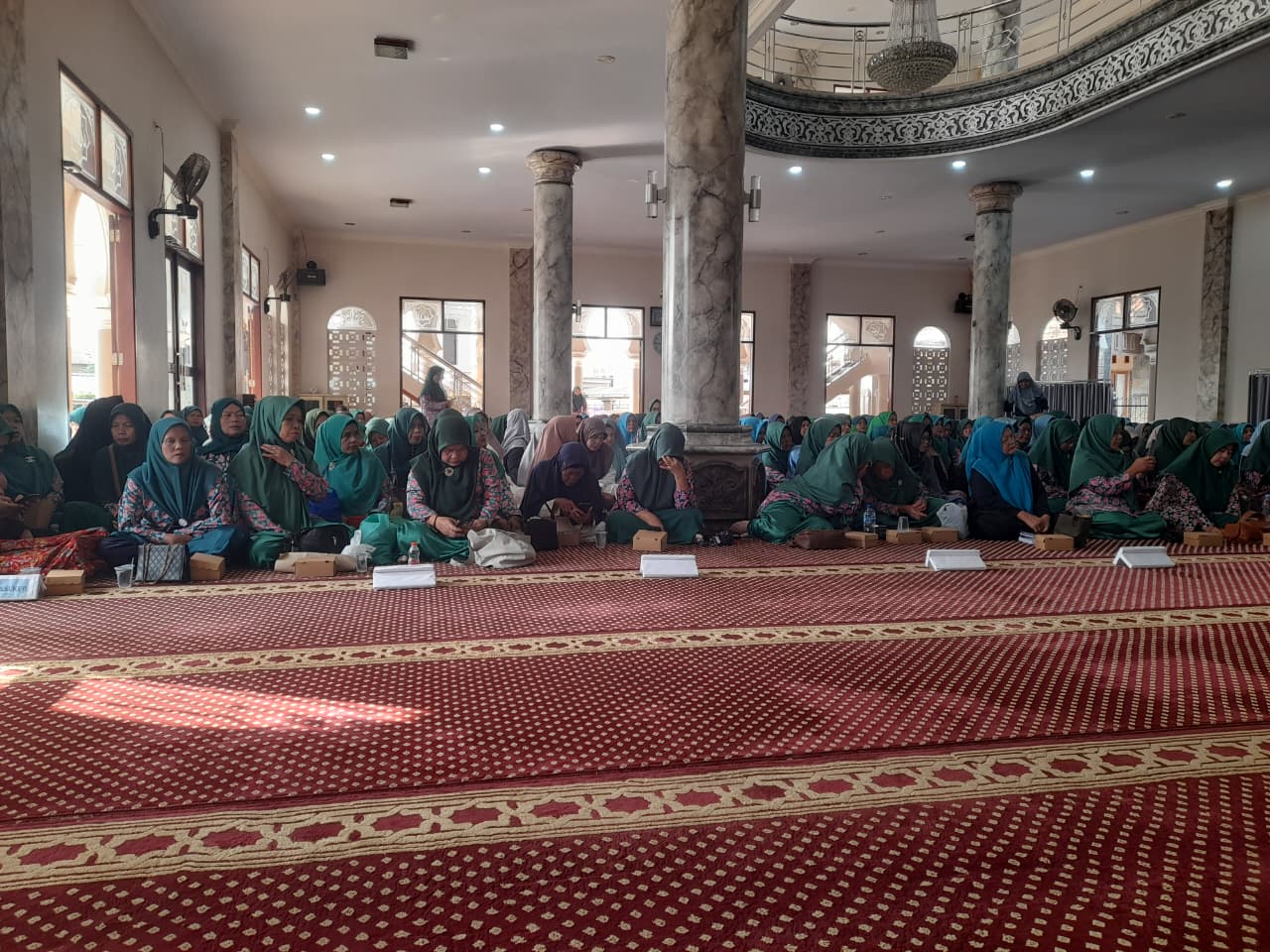 Polsek Rajadesa Polres Ciamis Hadiri Pengajian BKMM Rutin Bulanan di Mesjid Besar Baetul Huda