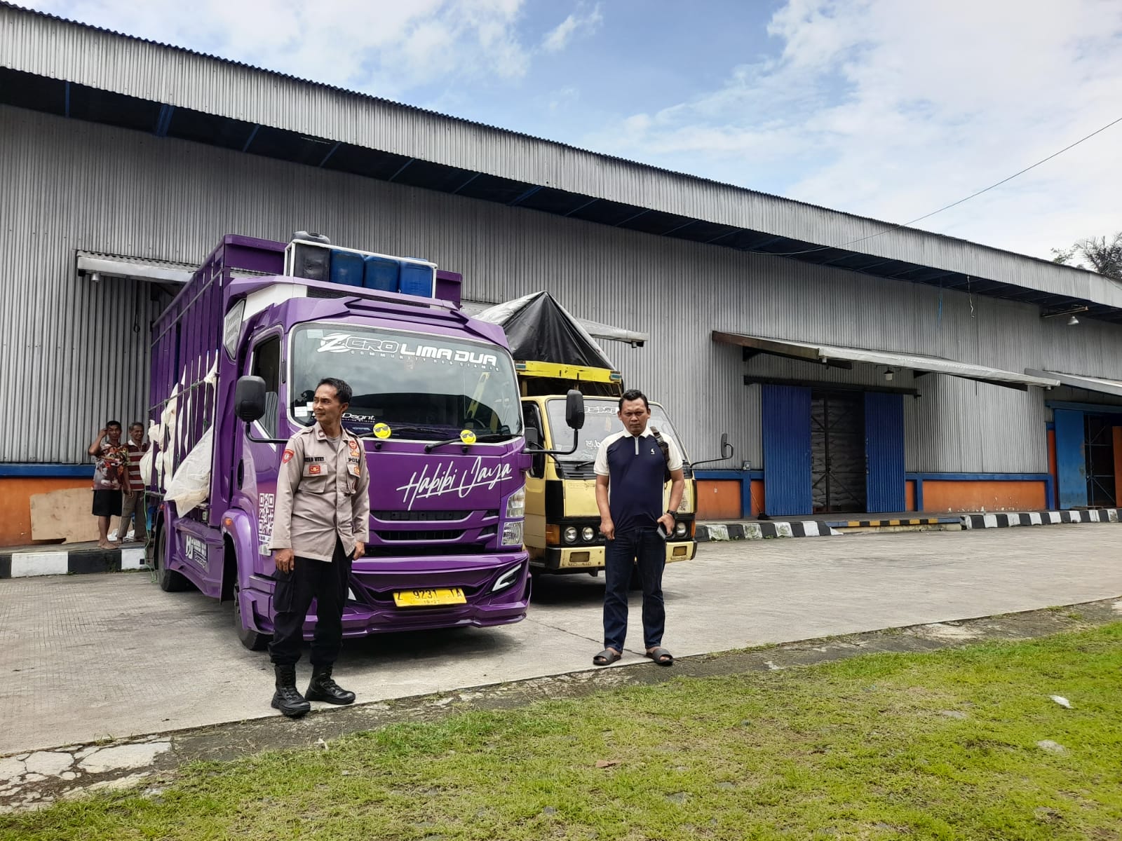 Polsek Cisaga Dukung Ketahanan Pangan Nasional Melalui Pengiriman Ribuan Kilogram Jagung ke Bulog Tasikmalaya