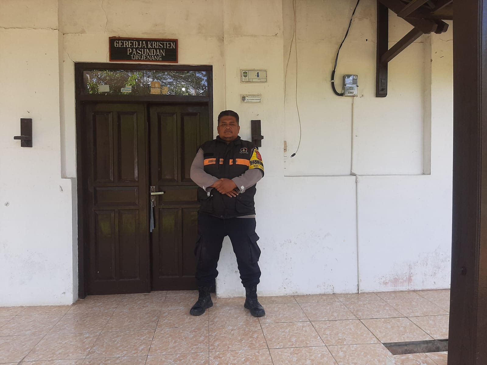 Polsek Cisaga Polres Ciamis Monitoring dan Amankan Kegiatan Ibadah Minggu di Gereja