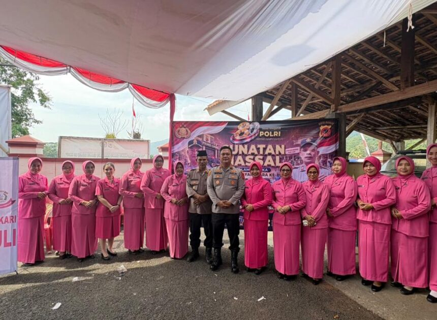 HUT Bhayangkara ke-80, Polres Ciamis Gelar Bakti Kesehatan untuk Warga Pamarican