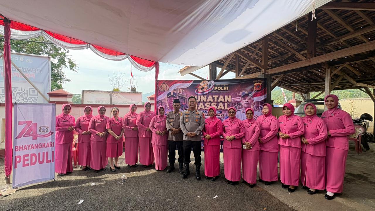 HUT Bhayangkara ke-80, Polres Ciamis Gelar Bakti Kesehatan untuk Warga Pamarican