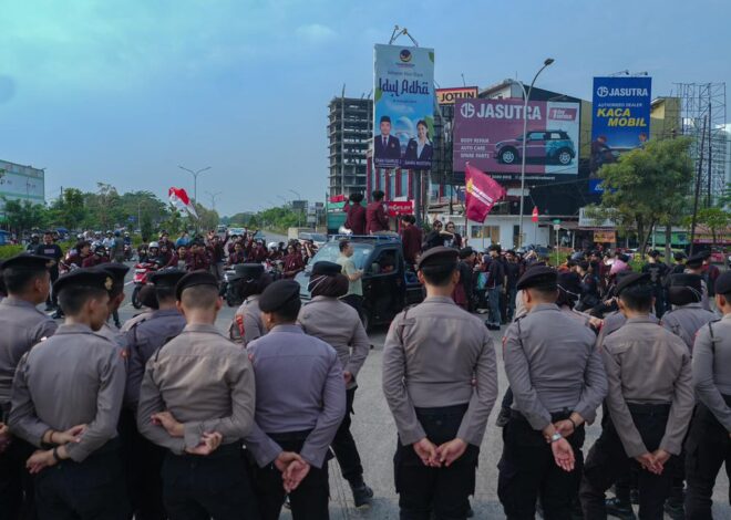Polres Karawang Kawal Demo Mahasiswa di Interchange Karawang Barat, Berjalan Aman Kondusif
