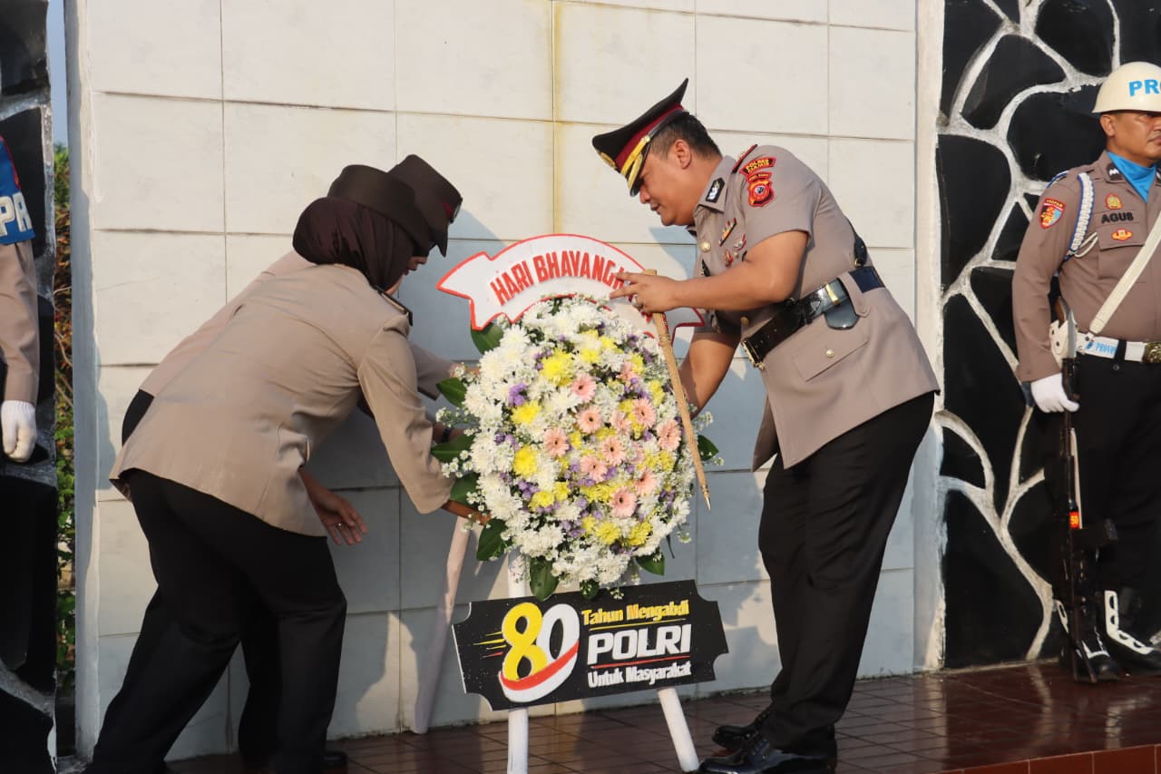 Kapolres Ciamis Pimpin Ziarah dan Tabur Bunga di TMP Imbanagara, Wujud Penghormatan Polri kepada Jasa Para Pahlawan