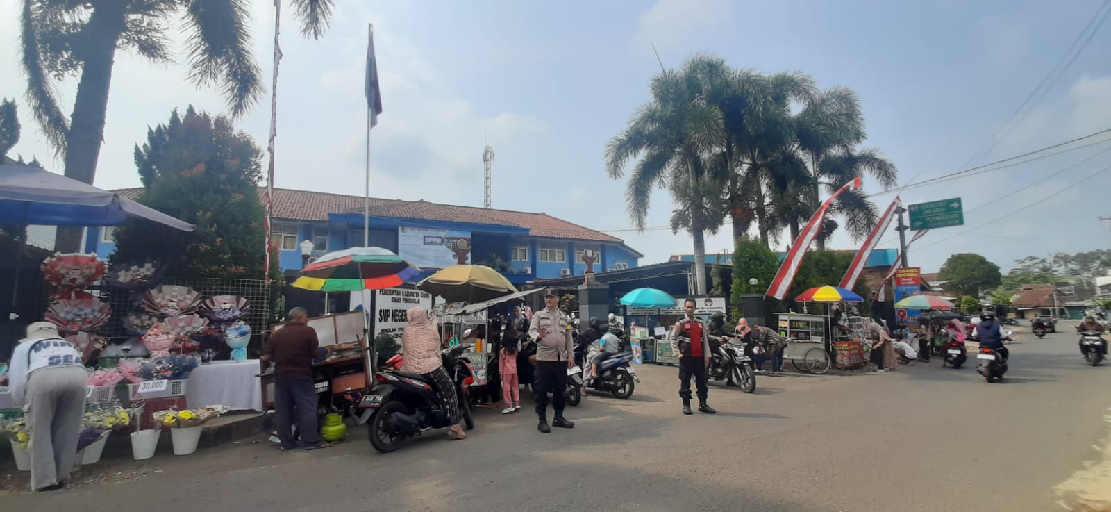 Polsek Cisaga Hadiri Acara Pelepasan Siswa Lulusan 2026 SMPN 1 Cisaga