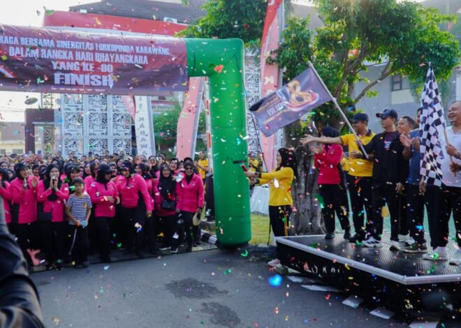Semarak Hari Bhayangkara ke-80, Kapolres Karawang Satukan Forkopimda dalam Olahraga Bersama dan Bagikan Hadiah Umrah