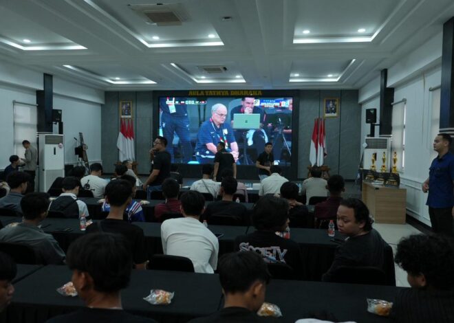 Kapolres Karawang Nobar Piala Dunia 2026 Bersama Ratusan Warga, Pererat Kedekatan Polri dengan Masyarakat