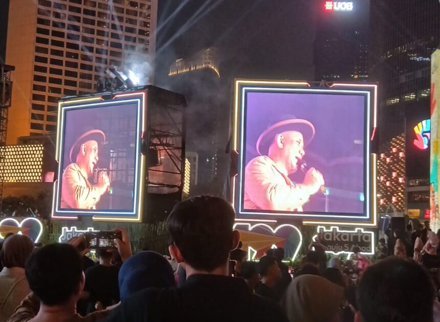 Padi reborn sukses mengguncang ribuan penonton lewat konser malam puncak perayaan HUT ke-499 kota jakarta
