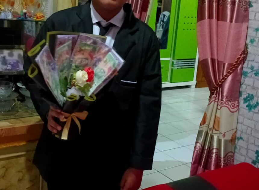 Dapa Ariadinata Lulus Dan Raih Gelar Juara 3