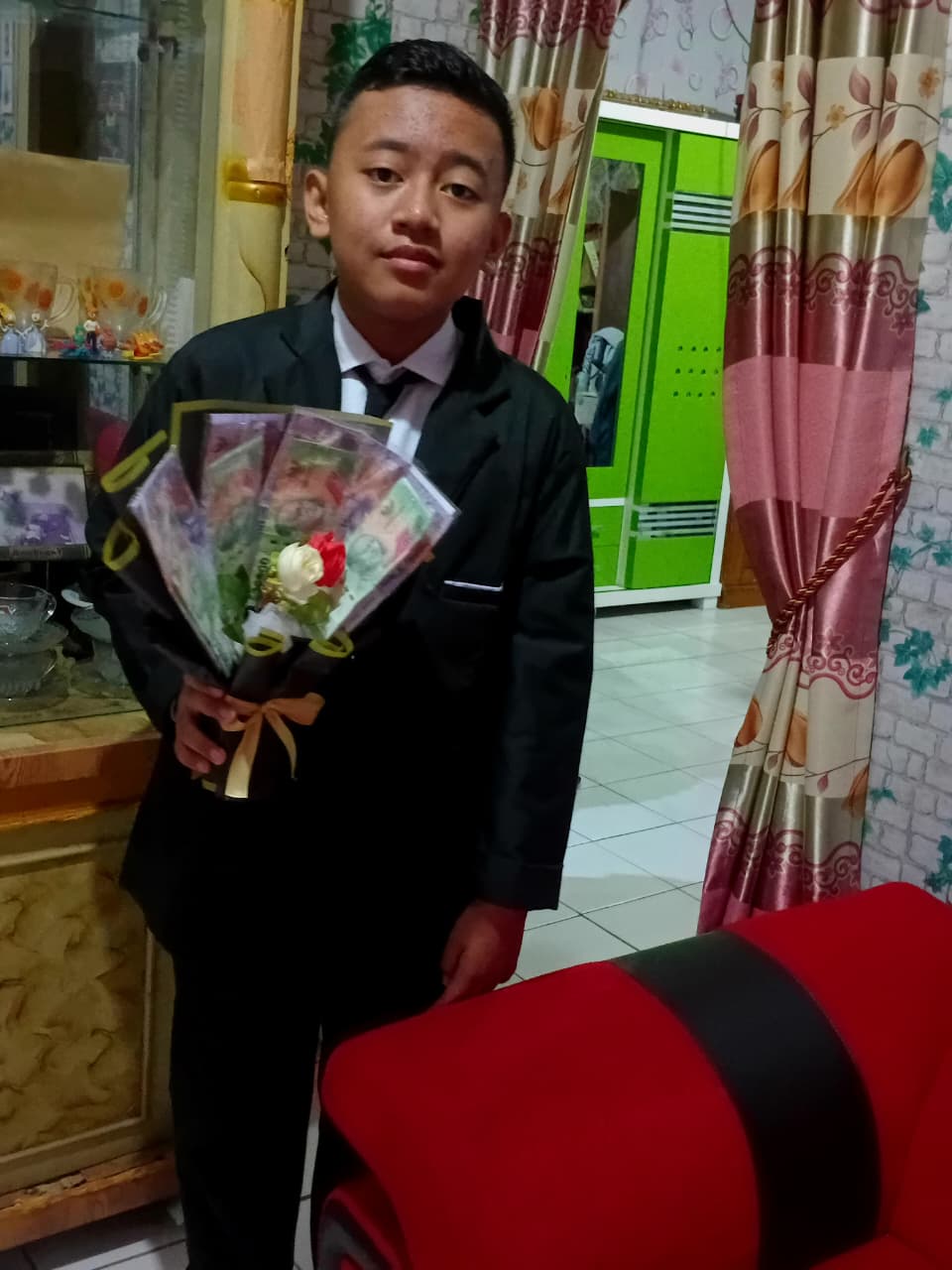 Dapa Ariadinata Lulus Dan Raih Gelar Juara 3