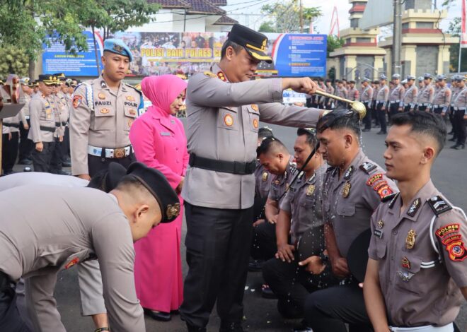 Kapolres Ciamis Pimpin Korps Raport Kenaikan Pangkat 55 Personel, Tekankan Profesionalisme dan Dedikasi dalam Bertugas