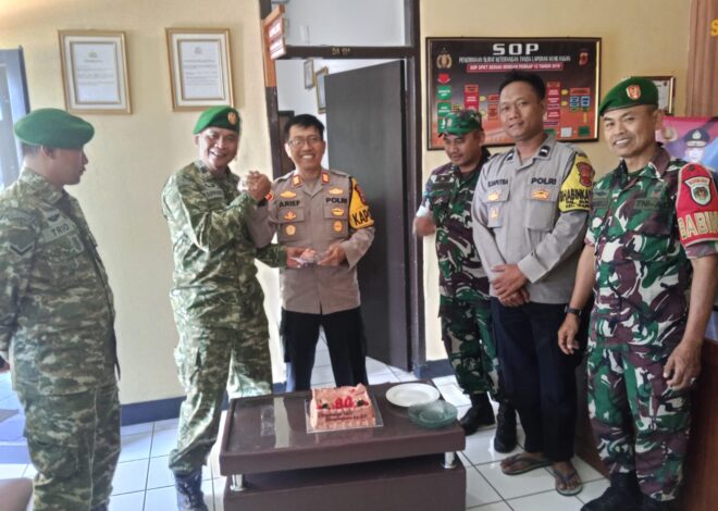 Danramil Warudoyong Berikan Surprise HUT Ke-80 Polri kepada Kapolsek, Wujud Sinergitas TNI-Polri