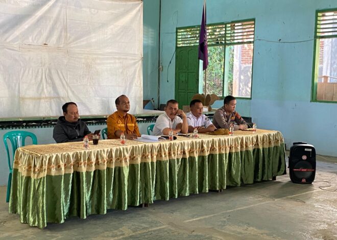 Bhabinkamtibmas Polsek Sukadana Kawal Rapat Pemerintahan Desa Bunter, Perkuat Kamtibmas dan Sinergi Bersama Masyarakat