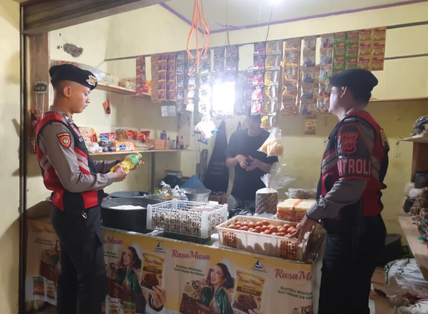 Sat Samapta Polres Ciamis Pastikan Harga dan Ketersediaan Bahan Pokok Tetap Stabil Melalui Patroli di Pasar Imbanagara