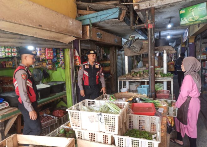 Sat Samapta Polres Ciamis Pastikan Harga dan Ketersediaan Bahan Pokok Tetap Stabil Melalui Patroli di Pasar Imbanagara