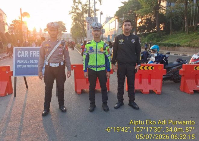 Pelayanan Prima Satlantas Polres Karawang melalui Rekayasa Arulin saat Warga Nikmati Car Free Day