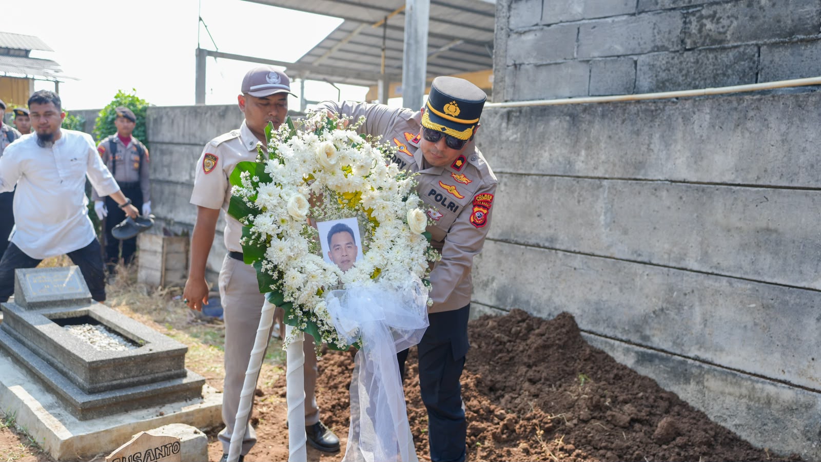 Personel Satreskrim Polres Karawang Berpulang, Kapolres Pimpin Ucapan Duka