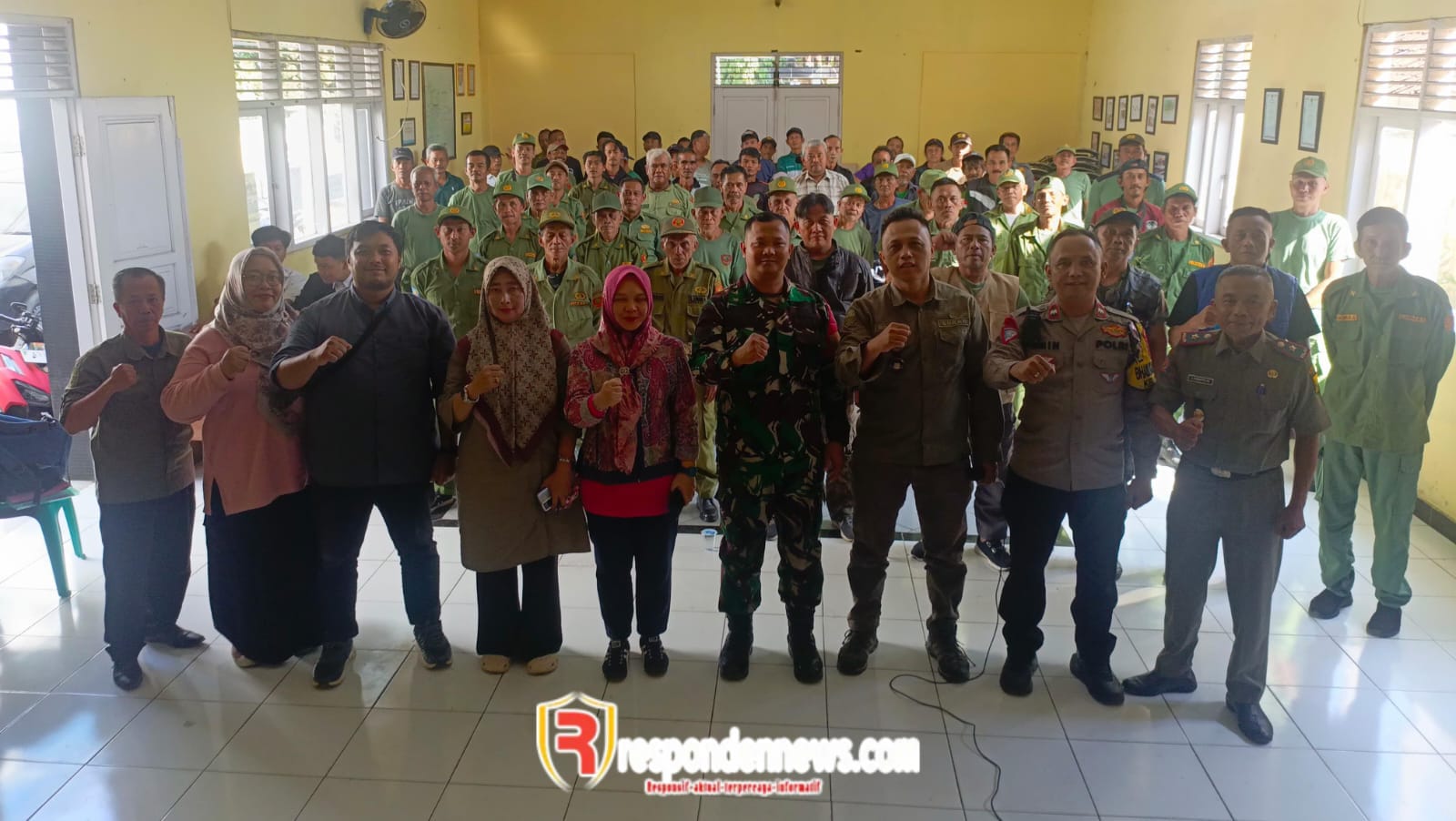 SATLIMAS KELURAHAN CIBADAK PERKUAT SISKAMLING DAN ANTI HOAX SAMBUT AGUSTUS _Dukung Visi “Sukabumi Mubarokah” di Bawah Kepemimpinan Bupati Asep Japar_