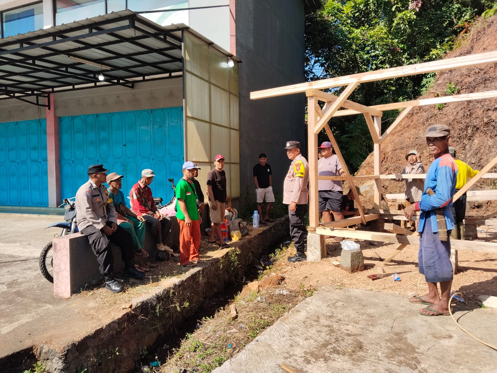 Polsek Kawali Tingkatkan Patroli Dialogis, Perkuat Pencegahan Gangguan Kamtibmas di Wilayah Hukum Kawali