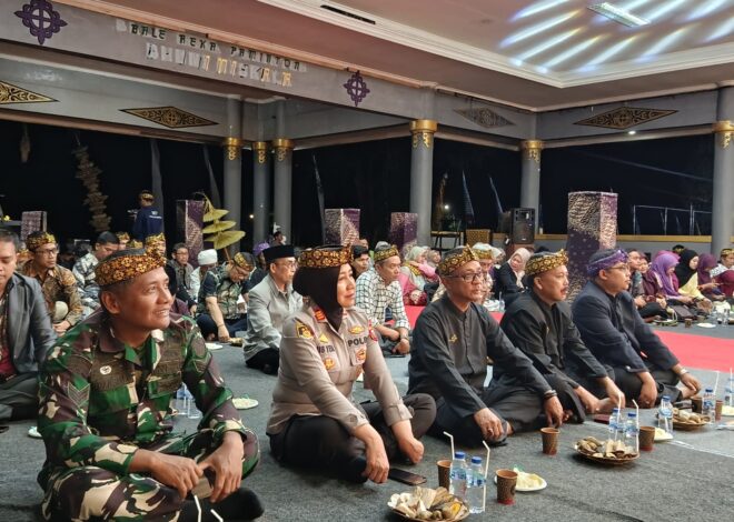Polsek Kawali Hadiri Launching Motif Cakra Galuh, Dukung Pelestarian Budaya dan Jaga Kondusivitas Kegiatan Masyarakat