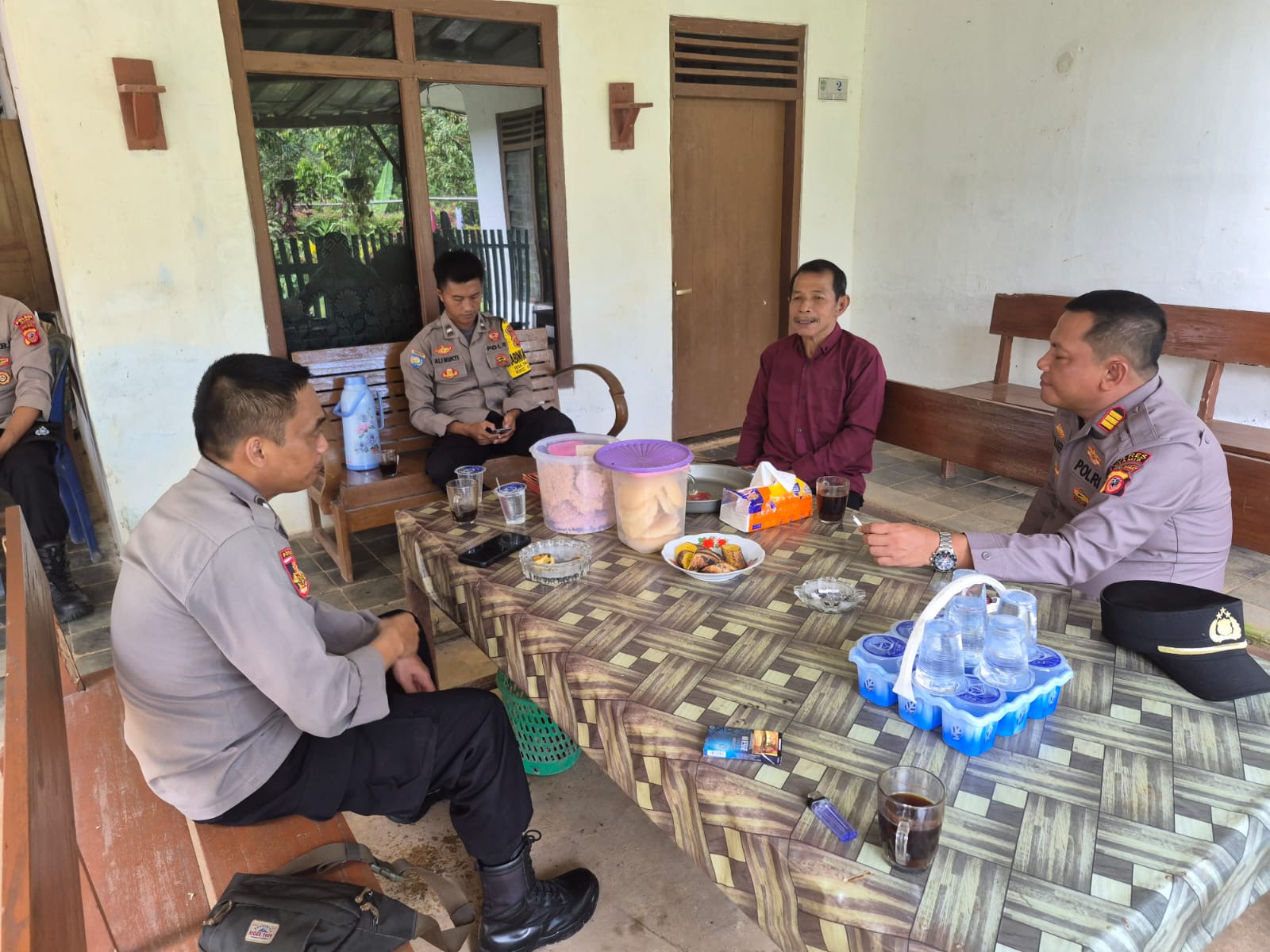 Polsek Cisaga Polres Ciamis Monitoring dan Amankan Kegiatan Ibadah Minggu di Gereja