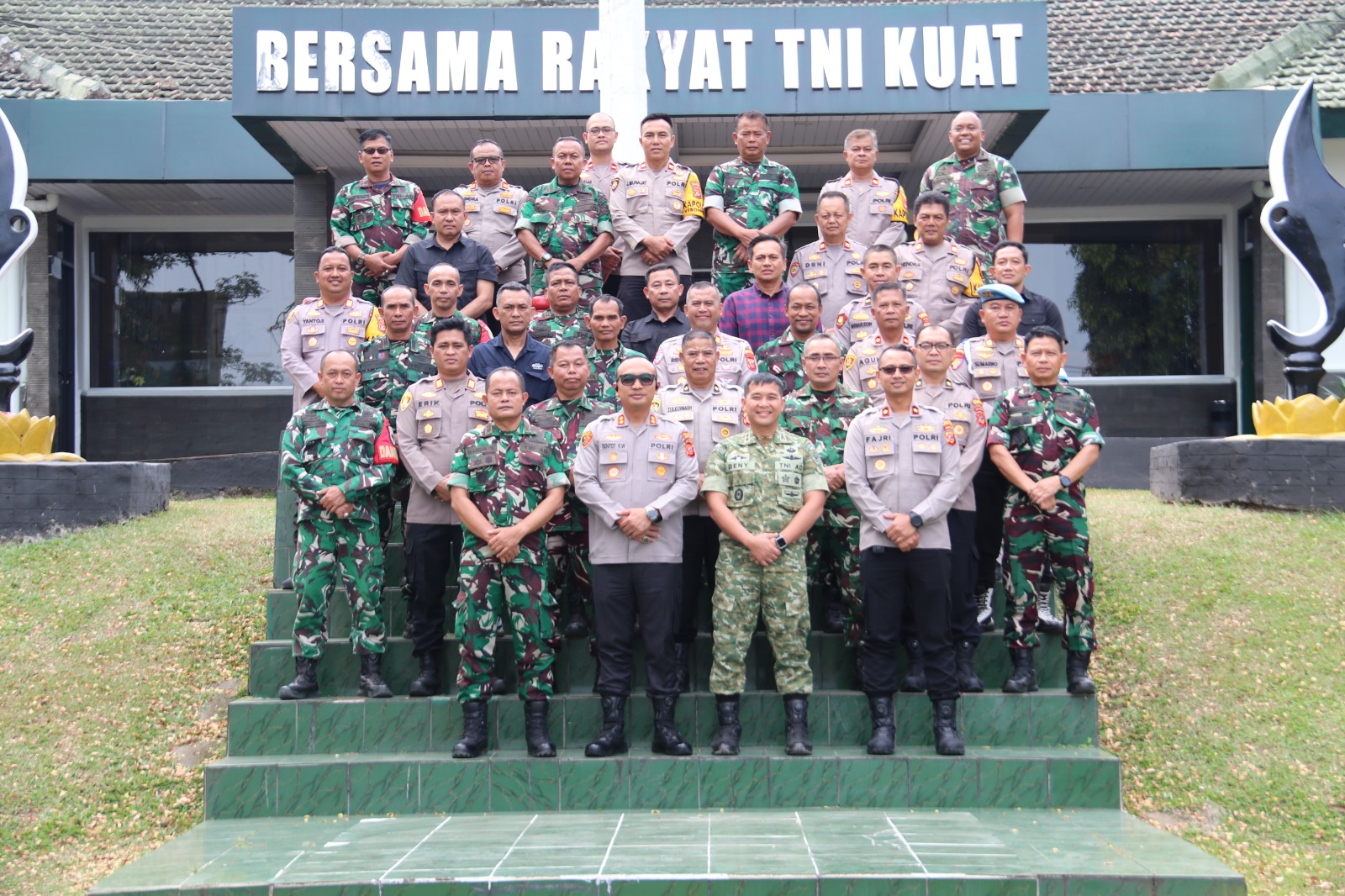 Sinergi TNI–Polri Makin Kokoh, Dandim 0607 Sambut Kunjungan Kerja Kapolres Sukabumi Kota