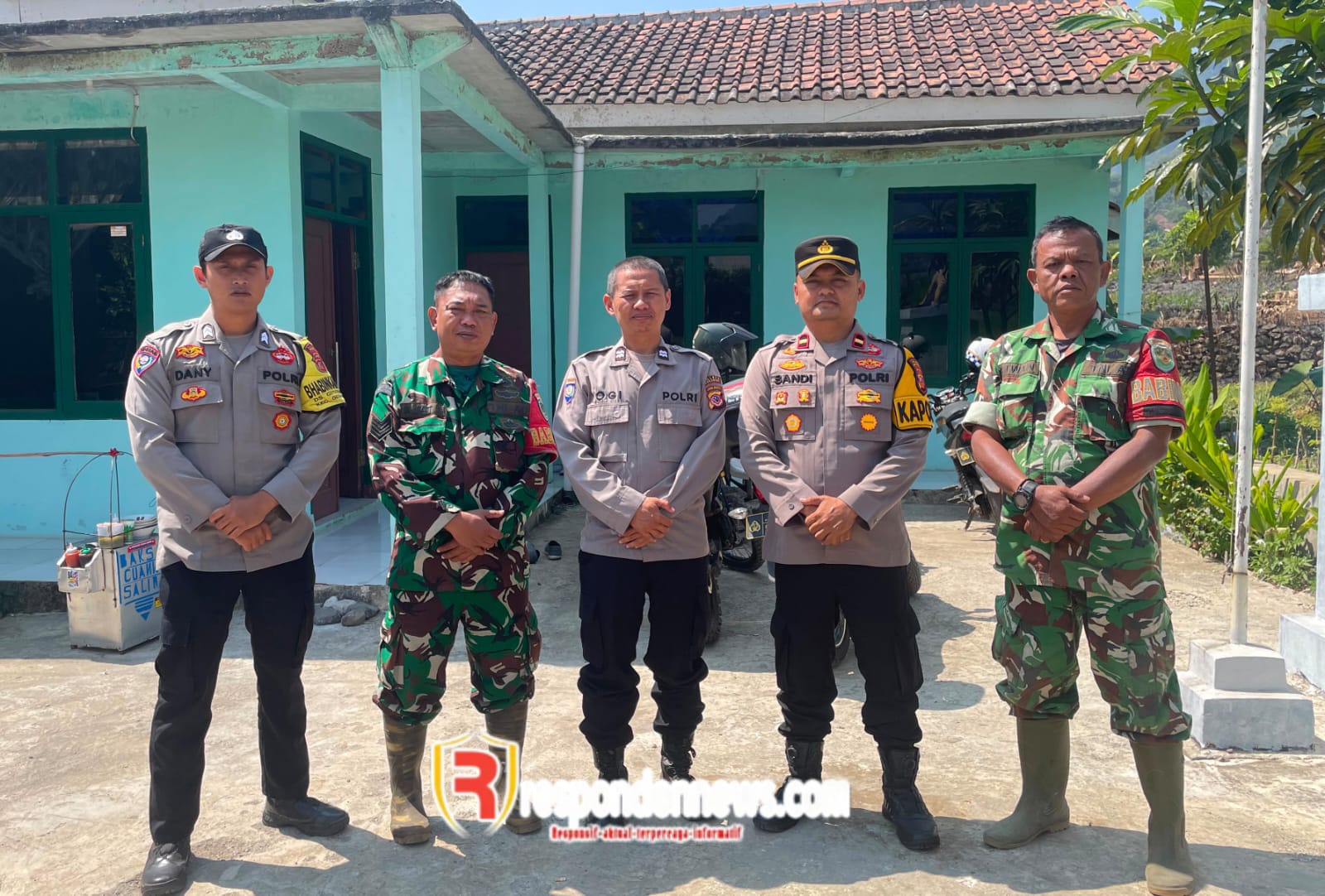 Perkuat Sinergitas TNI Polri Polsek Gegerbitung Jalin Silaturahmi dengan Pos Ramil Cikaret Gegerbitung