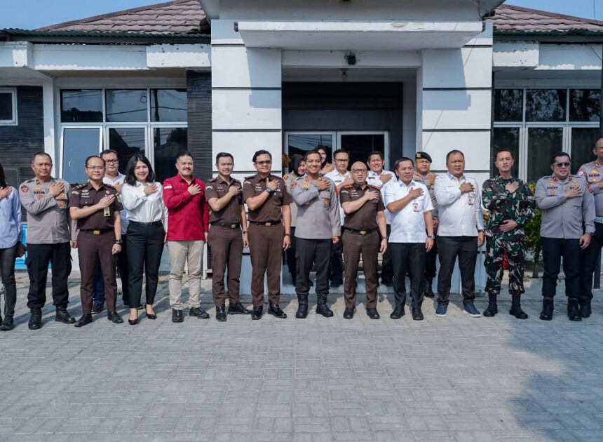 Kapolres Karawang Perkuat Sinergitas Bersama Kejari dan Yonif 305/Tengkorak, Wujudkan Karawang Aman dan Kondusif