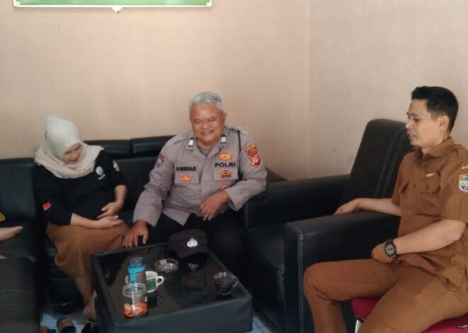 Tingkatkan Sinergitas, Polsek Kawali Datangi Desa-Desa Sampaikan Kamtibmas