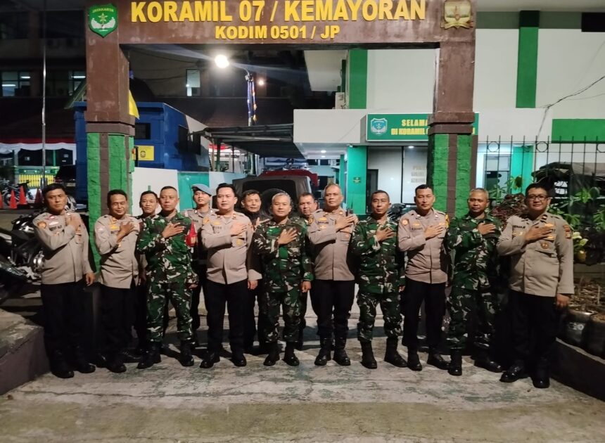 Polsek Kemayoran Perkuat Sinergitas dengan Koramil 07/Kemayoran, Solid Jaga Kamtibmas di Wilayah