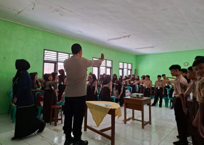Polres Ciamis Tingkatkan Kesadaran Pelajar Melalui Sosialisasi Bahaya Napza, Tertib Berlalu Lintas dan Pencegahan Bullying di SMPN 1 Cidolog