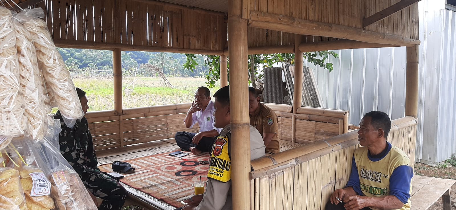 Polsek Cipaku Intensifkan Sambang dan Silaturahmi, Ajak Masyarakat Dukung Ketahanan Pangan dan Jaga Kamtibmas