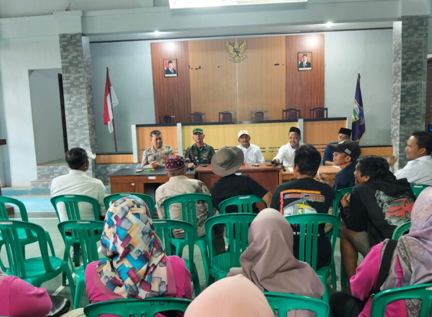 Polsek Sukadana Hadiri Rapat Persiapan HUT RI ke-81 di Desa Margaharja, Perkuat Sinergi Wujudkan Perayaan Aman dan Kondusif
