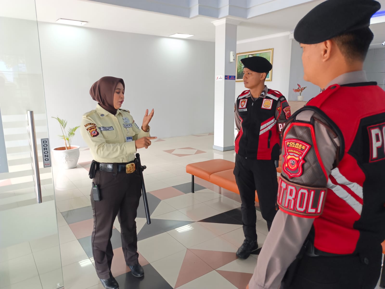 Sat Samapta Polres Ciamis Tingkatkan Patroli Dialogis di Jalan MR Iwa Kusuma Sumantri, Perkuat Kehadiran Polisi Cegah Gangguan Kamtibmas