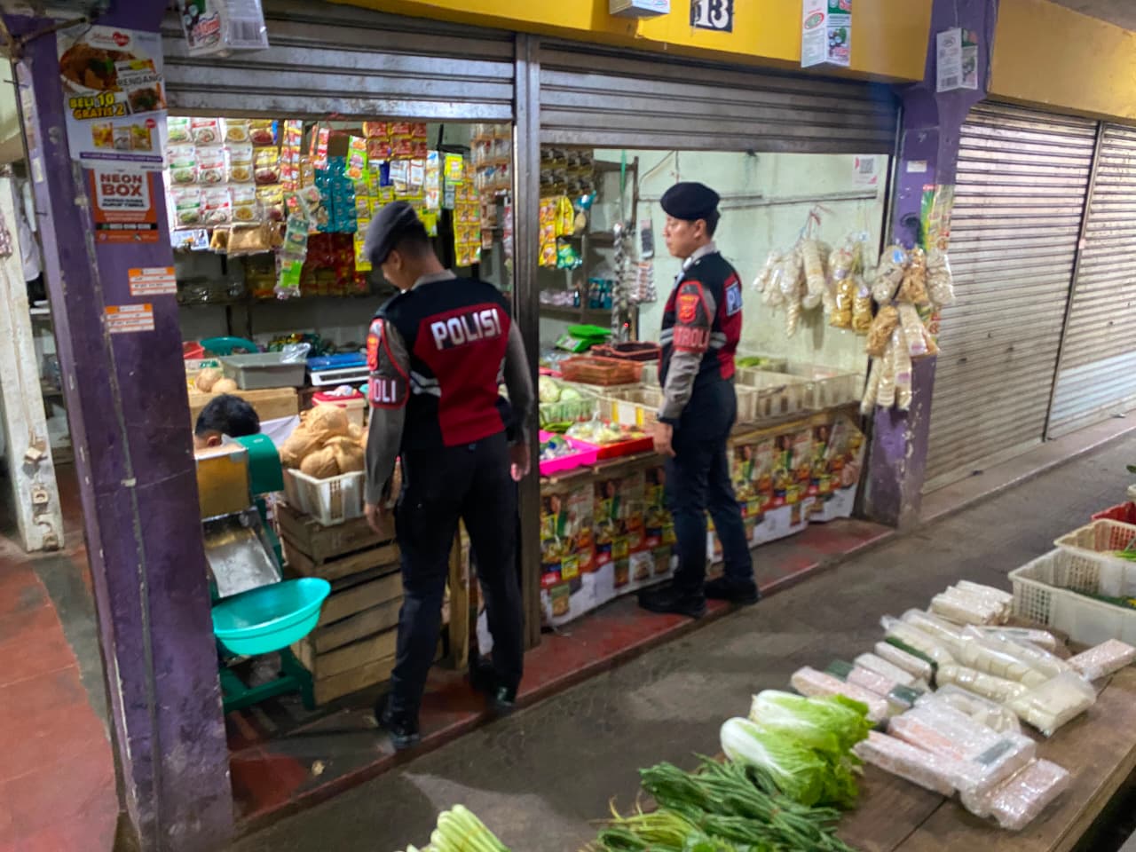 Sat Samapta Polres Ciamis Laksanakan Patroli Pemantauan Harga dan Ketersediaan Bahan Pokok di Pasar Imbanagara untuk Jaga Stabilitas Pangan