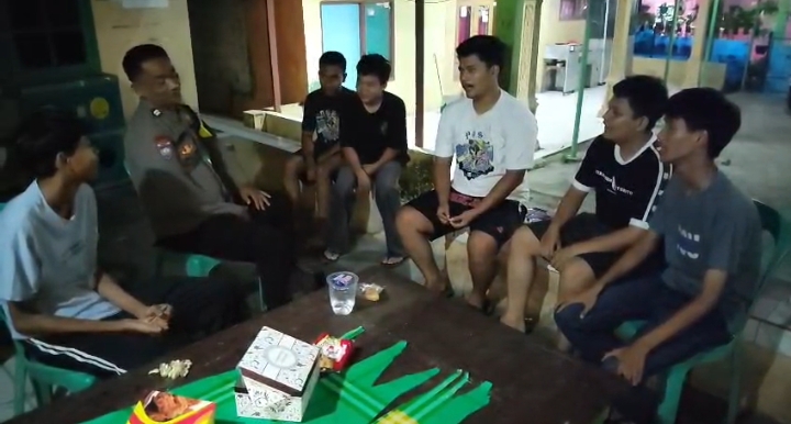 Bhabinkamtibmas Desa Cimshi Himbau Remaja Hindari Tawuran dan Permainan Slot