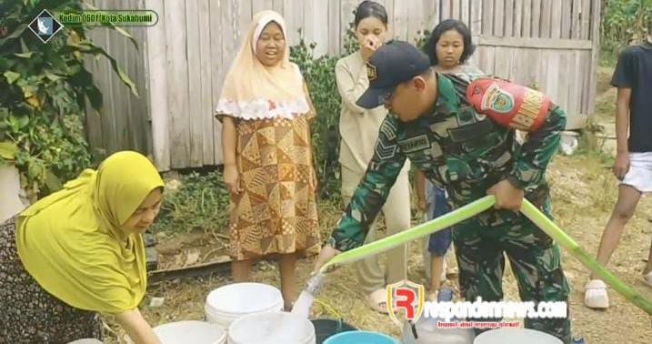 Kodim 0607/Kota Sukabumi Salurkan Air Bersih untuk Warga Desa Sasagaran yang Kekurangan Air Selama 2 Bulan
