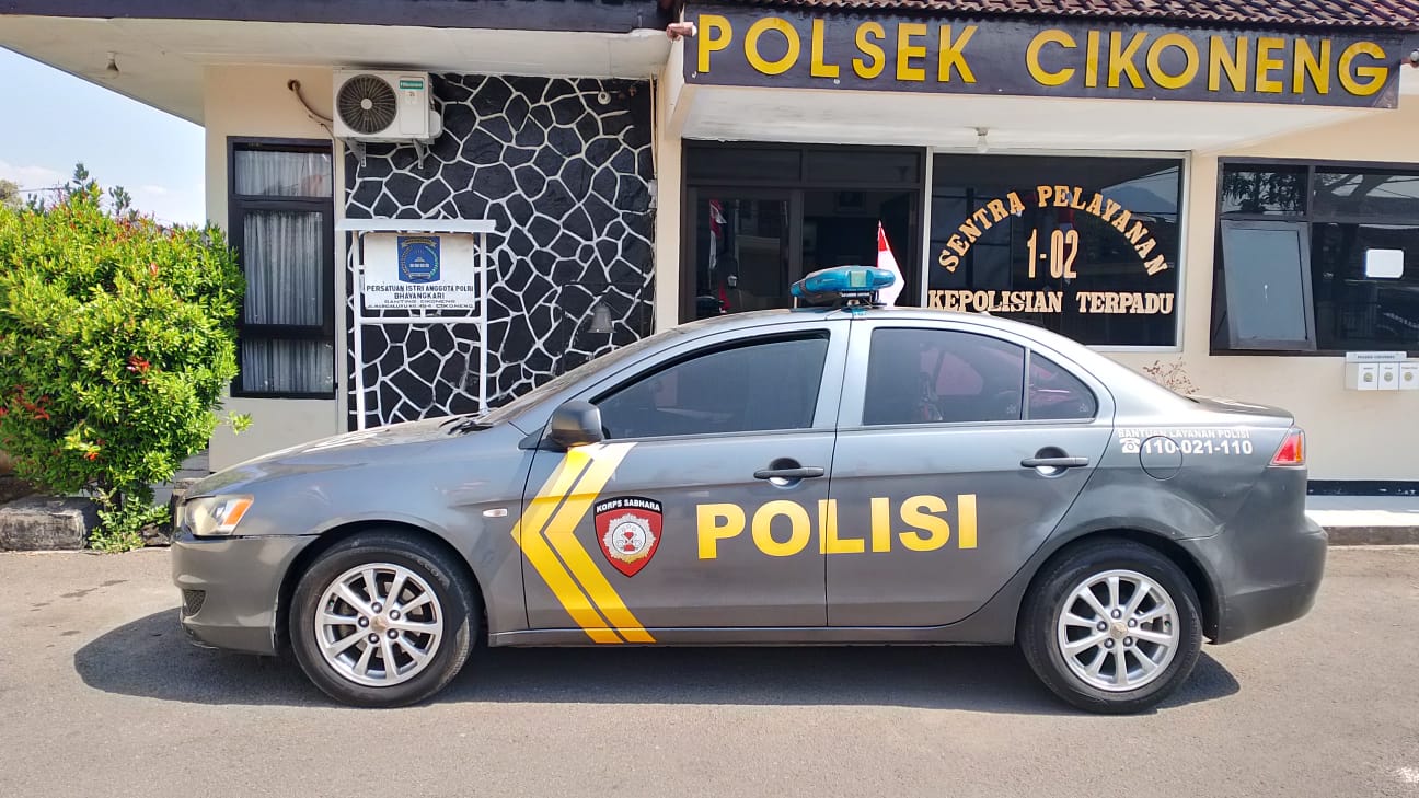 Polsek Cikoneng Semarakkan HUT ke-81 RI, Bendera Merah Putih Terpasang di Kendaraan Dinas