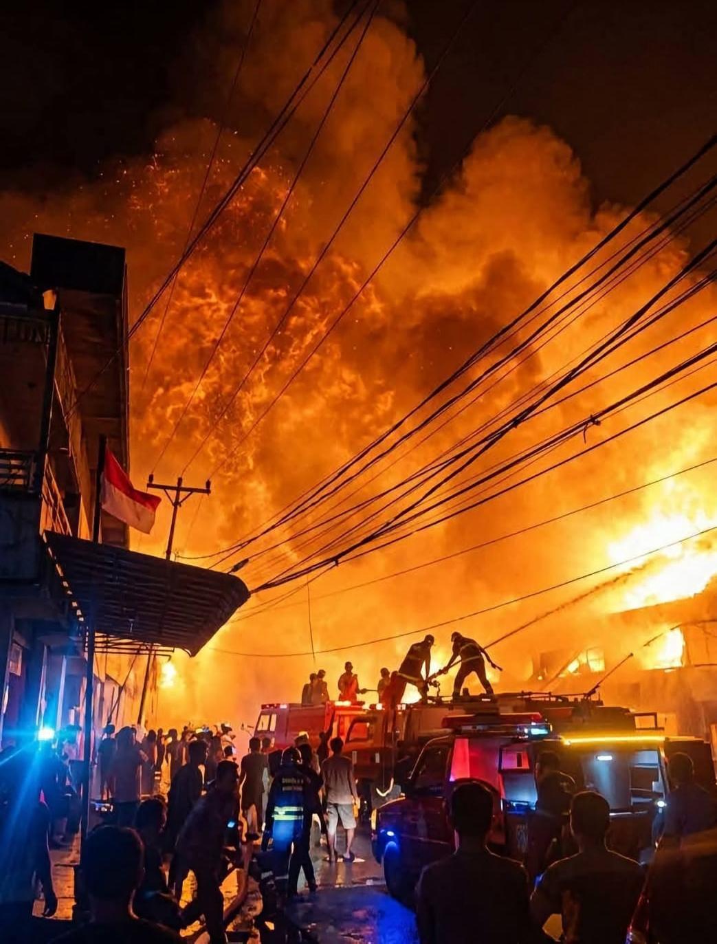 Puluhan Ruko di Pasar Sungai Duri Mempawah Terbakar, Api Baru Padam Setelah 5 Jam