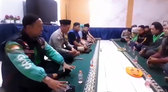 Kapolsek Cibadak Gelar Doa Bersama Aliansi Ojol Cibadak sebagai Ajang Silaturahmi
