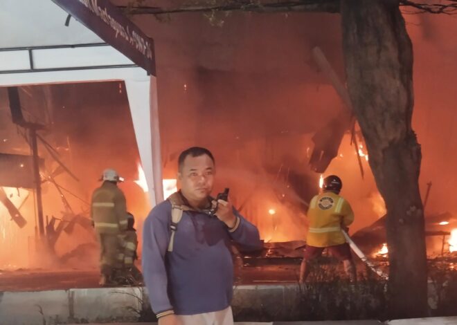 18 Ruko di Jalan Tanjung Pura Pontianak Selatan Terbakar, Satkom Bhayangkara Kalbar Turun Tangan