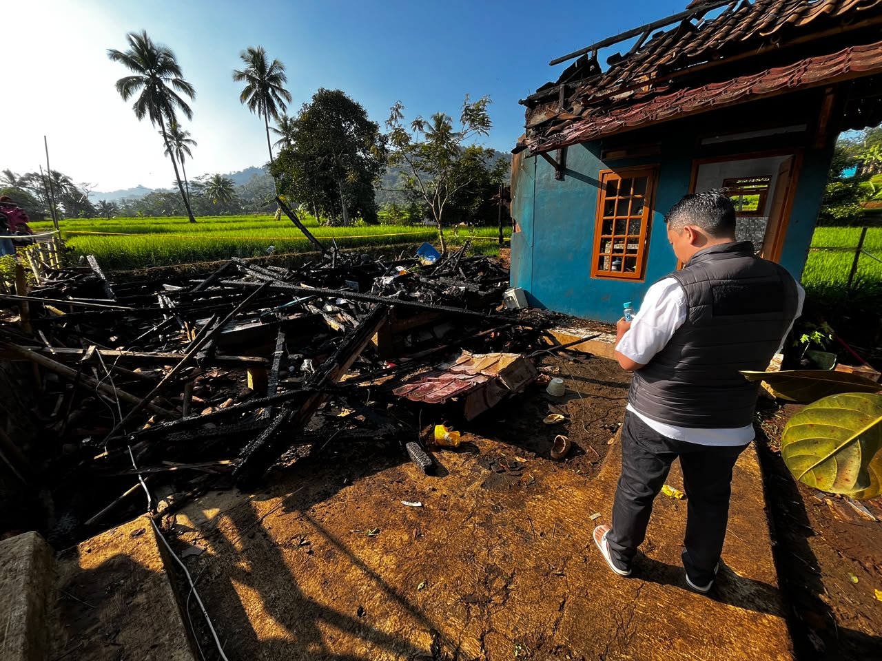 Bhayangkara Jaga dan Rawat Warga, Polres Sukabumi Bangun Rutilahu Bagi Keluarga Korban Kebakaran