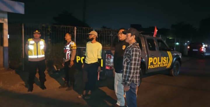 Polsek Klari Lakukan Patroli Skala Besar Antisipasi Tawuran dan Tindak Kriminalitas Malam