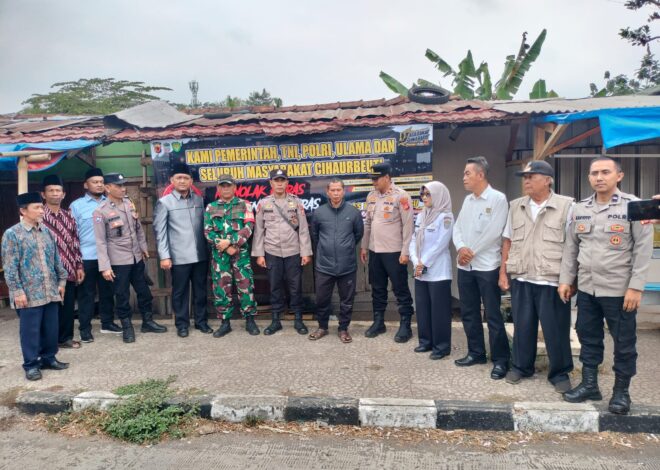 Polsek Cihaurbeuti Perkuat Sinergi dengan Forkopimcam dan Ulama Berantas Peredaran Miras, Pasang Banner Penolakan Penjualan