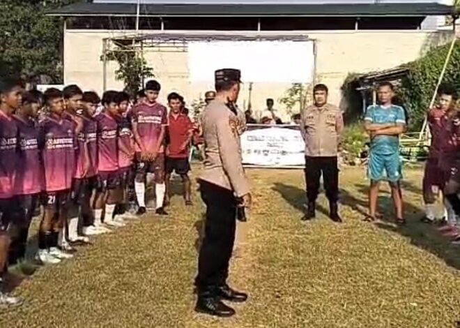 Kapolsek Banyusari Bersama Anggota Ciptakan Rasa Aman di Acara Perlombaan Sepak Bola Desa Cicinde Utara
