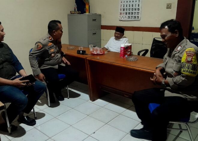 Sambangi Warga RW 06 Serdang, Kapolsek Kemayoran Perkuat Komunikasi untuk Jaga Kamtibmas