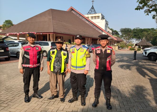 Jaga Harkamtibmas, Polisi di Telukjambe Timur Laksanakan Monitoring PAM Kebaktian Minggu di Sejumlah Gereja