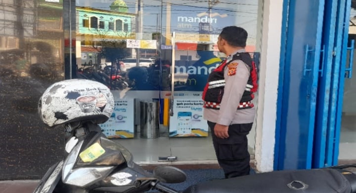 Polsek Telagasari Laksanakan Patroli Cegah Gukamtibmas di Sekitar Pertokoan