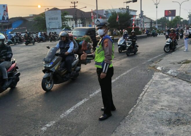 Upaya Satlantas Polresta Karawang Laksanakan Gatur Pagi Guna Cegah Kemacetan Kendaraan hingga Laka Lantas