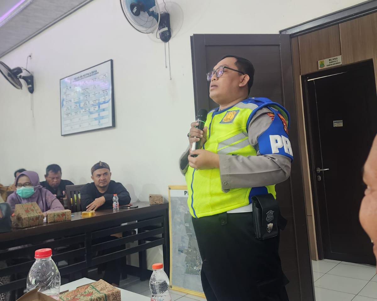 Polsek Telagasari Sosialisasikan Gerakan Tertib Lalu Lintas, Bripka Endang Ajak Aparatur Desa Jadi Teladan