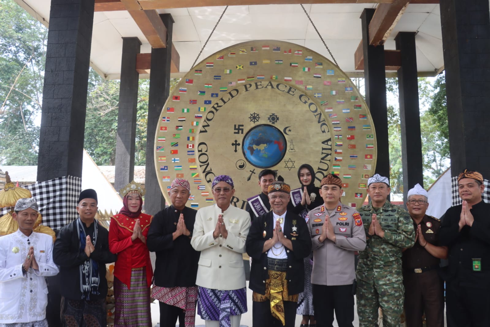 Kapolres Ciamis Hadiri Kegiatan Milangkala Ke-17 Gong Perdamaian Dunia, Pastikan Berjalan Kondusif